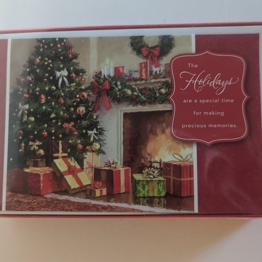 NWT 16 Cozy Christmas Tree Scene Fireplace Holiday Cards American Greetings NEW